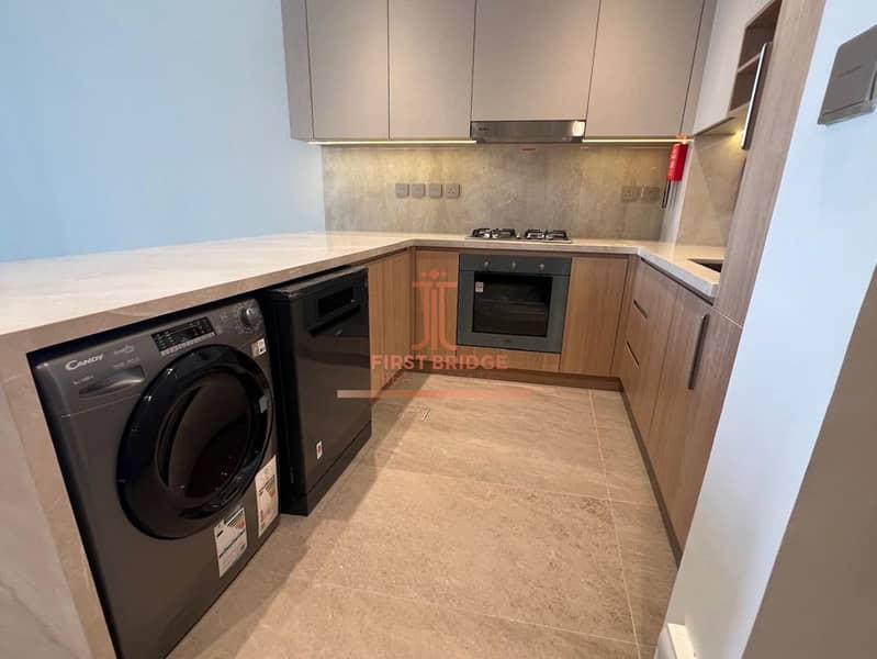 5 kitchen 4. jpeg