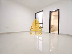 شقة في منطقة الكورنيش 3 غرف 110000 درهم - 15338120