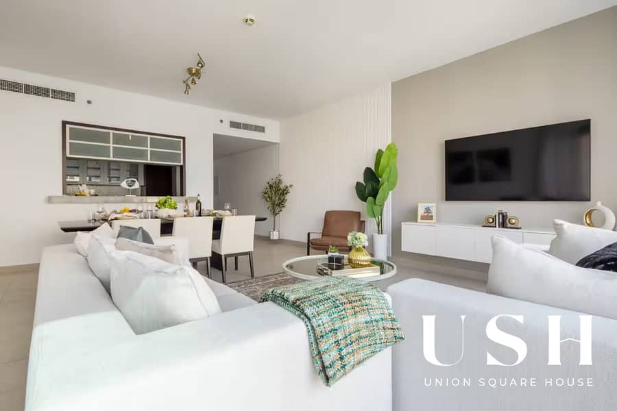 4 Living Area. jpg