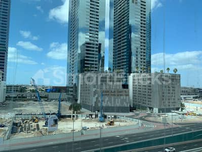 Office for Rent in Business Bay, Dubai - Fitted Office | Open Layout | Near Metro Station