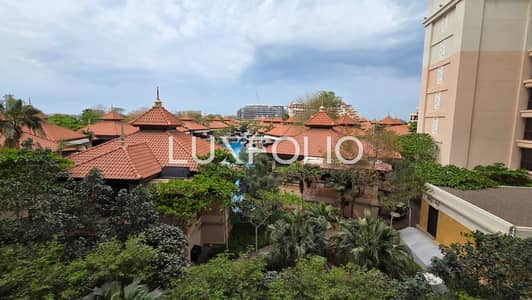 1 Bedroom Flat for Rent in Palm Jumeirah, Dubai - Private Beach Access | Modern | Pool Views