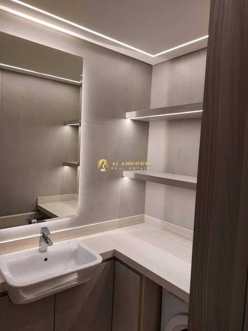 22 003aa2ba-2880-4b62-ada8-6fb3d83776bd. jpg
