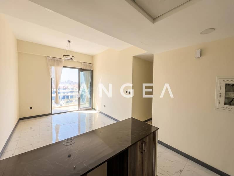 Corner Unit | Upgraded | 3 YRS FREE Service Charges Corner Unit | Upgraded | 3 YRS FREE Service Charges