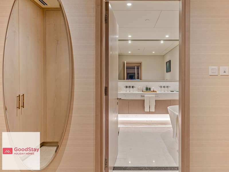 30 Master washroom (8 of 8). jpg