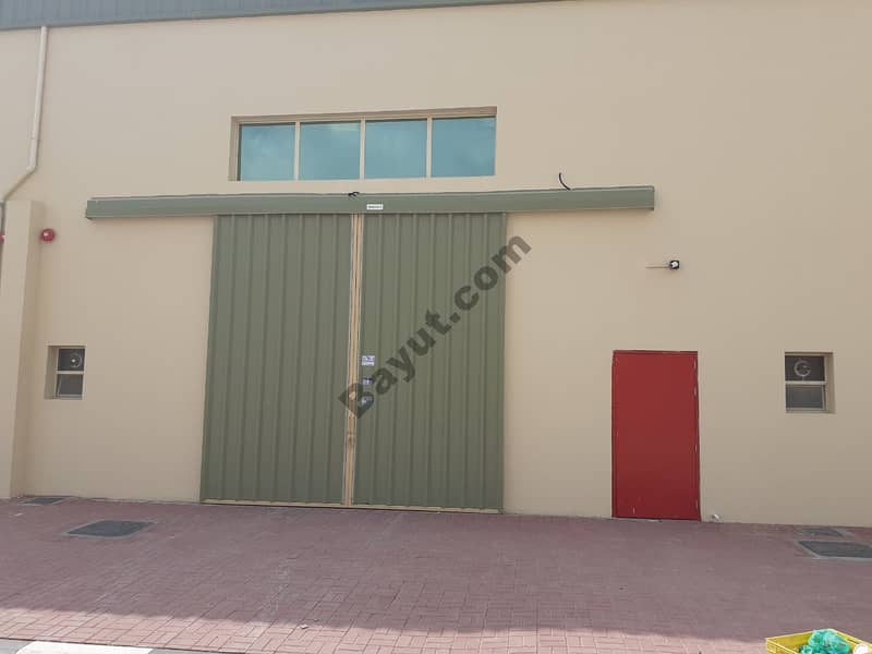 warehouse for rent in ajman with bathroom and barking