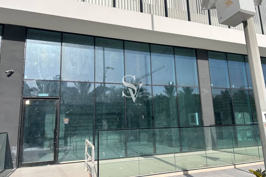 BEST LOCATION | PARK FACING | READY TO MOVE BEST LOCATION | PARK FACING | READY TO MOVE