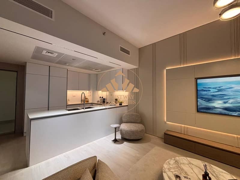 4 living dining kitchen (4). jpg