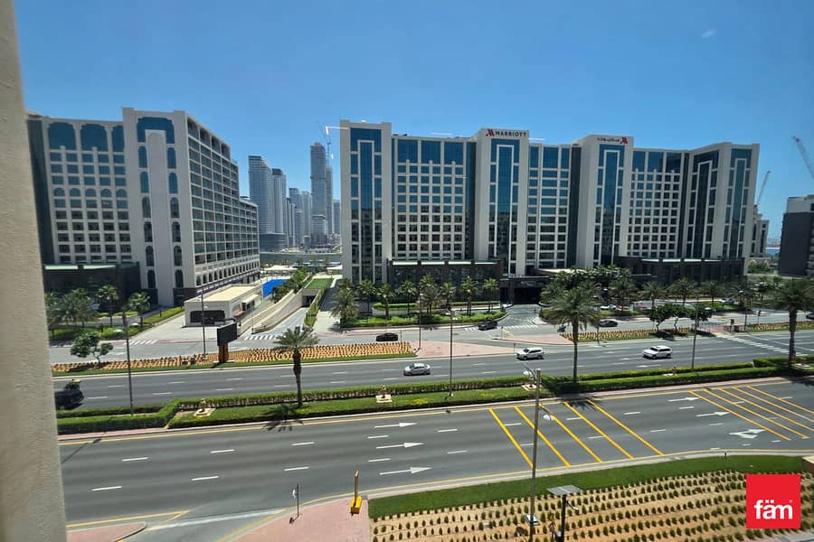 Newly Renovated | vacant | Marriott View Newly Renovated | vacant | Marriott View