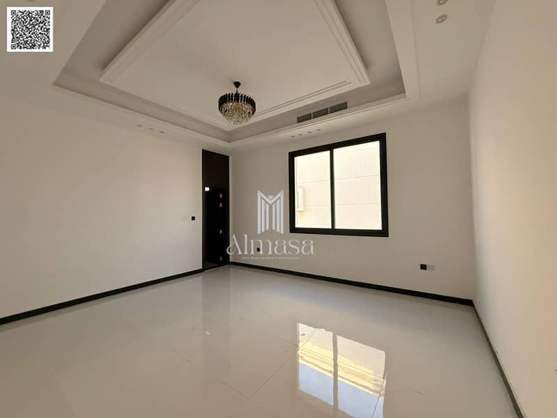 14 a30f7bed-50bc-420a-aebd-ac871bc7d7e2. jpg