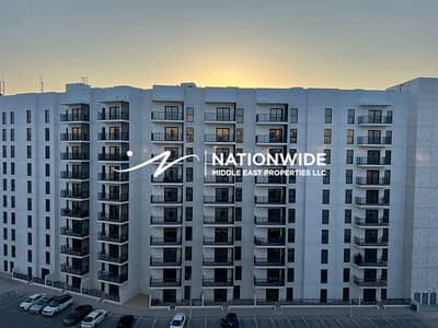 2 Bedroom Flat for Rent in Yas Island, Abu Dhabi - Ready to Move-in | Fancy 2BR | Canal+Pool View