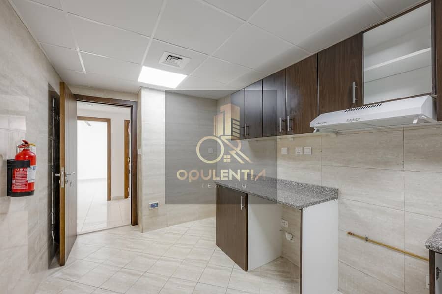 19 Kitchen1. jpg