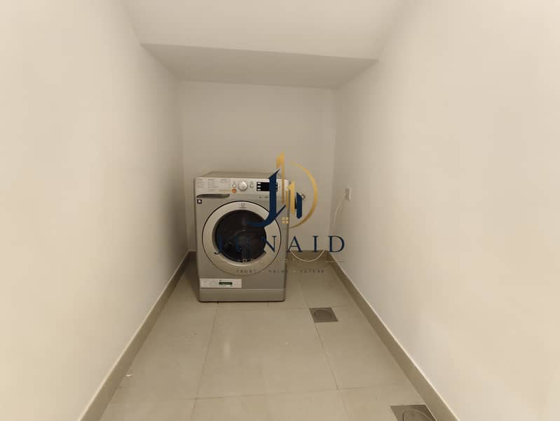 13 605d6170-ddaf-4e85-9eea-bfeb0a13e582. jpg