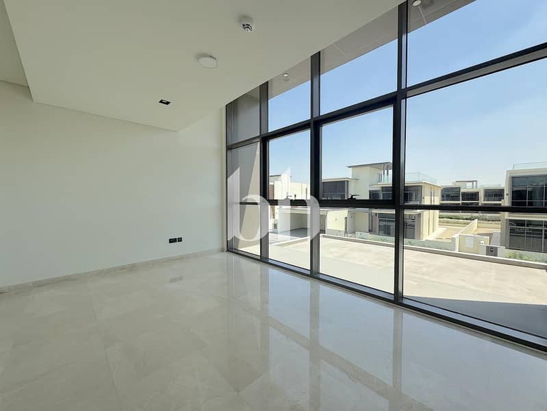 9 Image 0