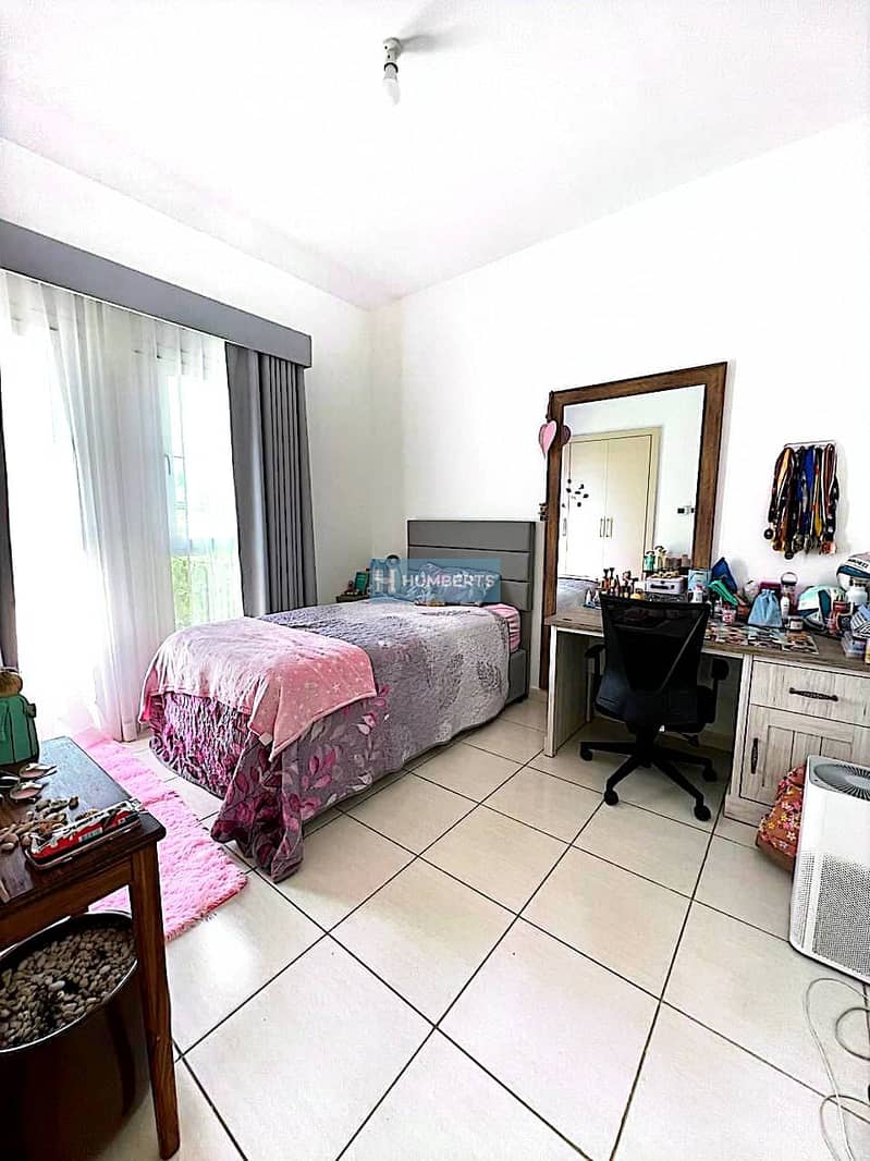 8 Bedroom 1. jpeg