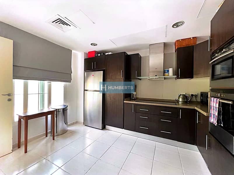 11 Kitchen. jpeg