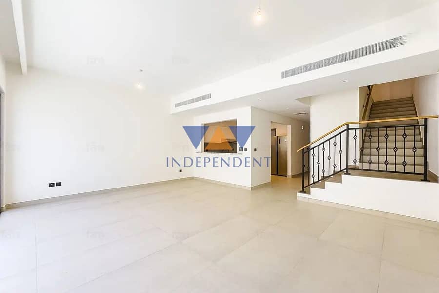 5 Livingroom. jpg