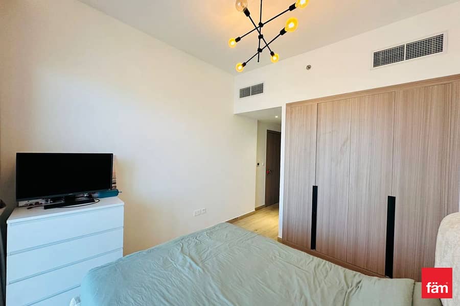 VACANT | BIG STORAGE ROOM | VILLA VIEW - Image 8