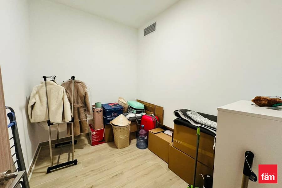 VACANT | BIG STORAGE ROOM | VILLA VIEW - Image 12