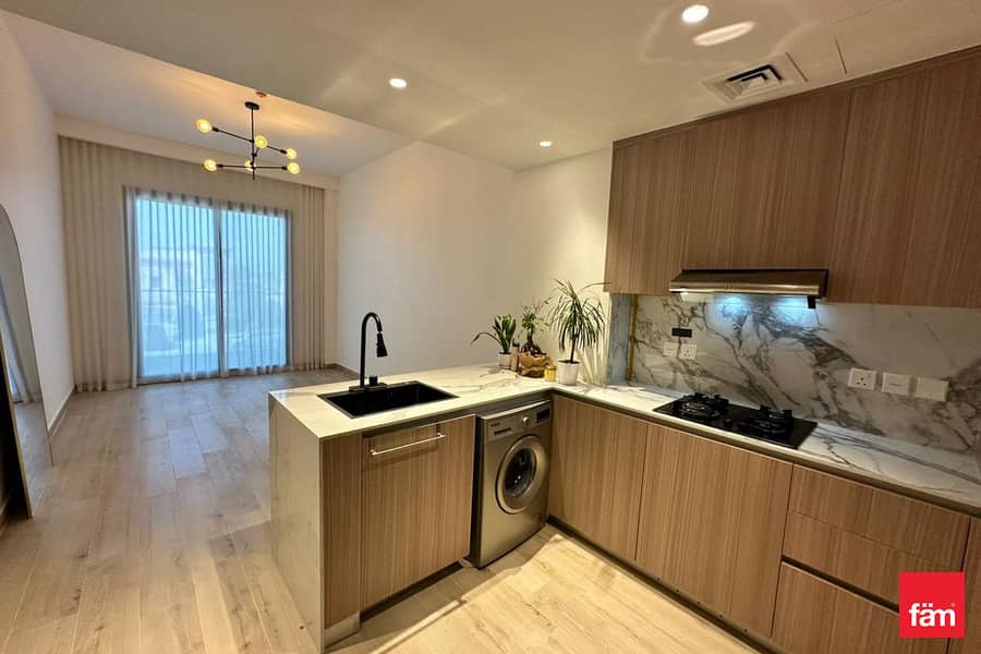 MAID ROOM | READY TO MOVE | SEMI FURNISHED - Image 5