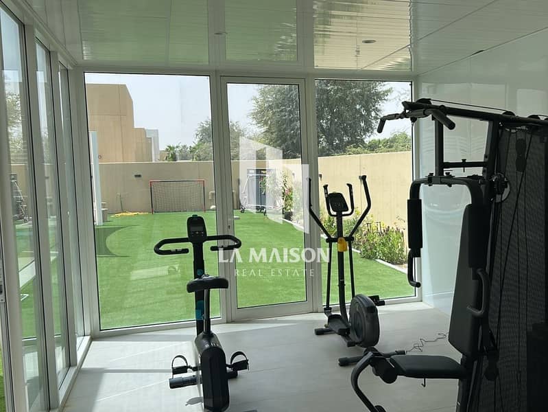 Single Row | Corner | 4BR with Pool and GYM - Image 16