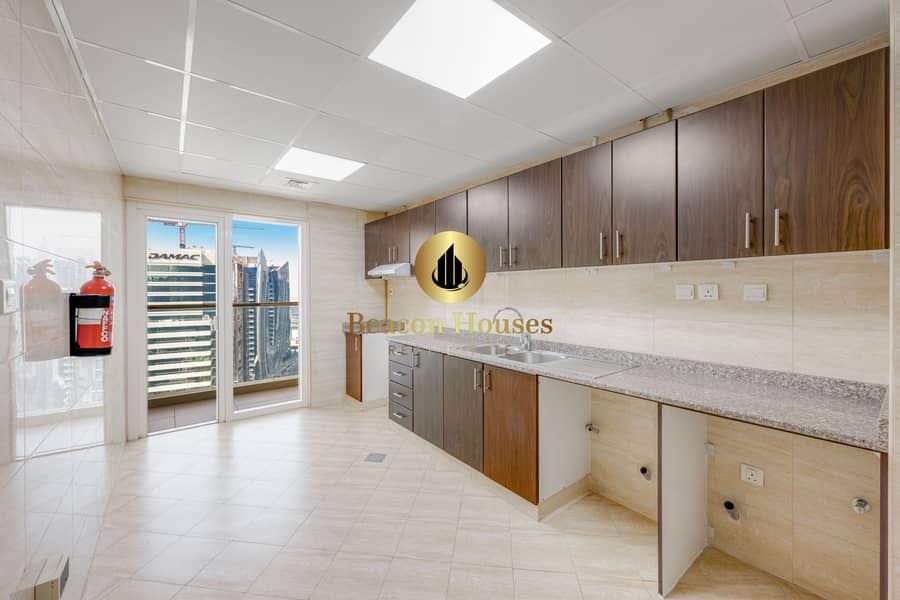 3 Kitchen. jpg
