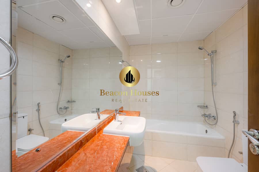 14 Master Bathroom. jpg