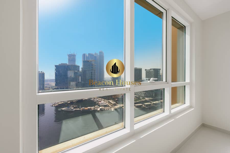 26 Livingroom View. jpg