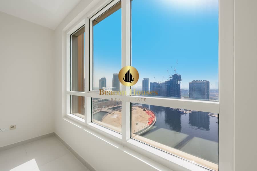28 Livingroom view 1. jpg