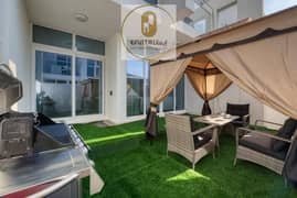 Luxuriously Furnished -Vacant-