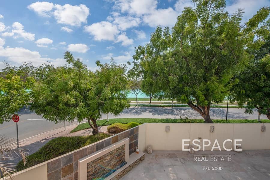 Upgraded | Corner Plot | Lake view Type 9