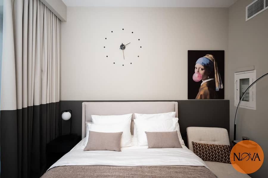 Stylish and fully furnished | 5 Min to Metro | Prime Waterfront Location | Vacant since July - Image 6