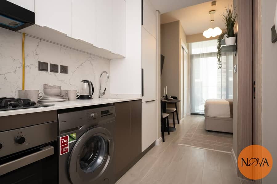 Stylish and fully furnished | 5 Min to Metro | Prime Waterfront Location | Vacant since July - Image 9