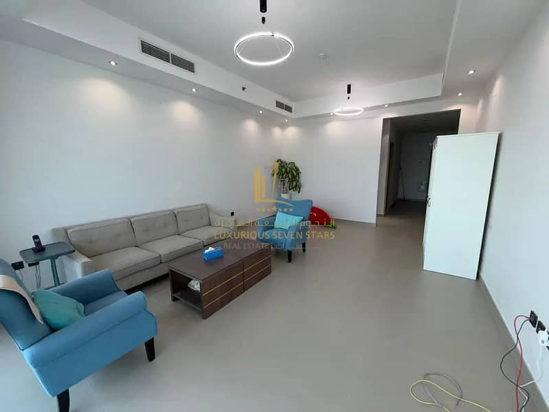 6 820627371-1066x800. webp
