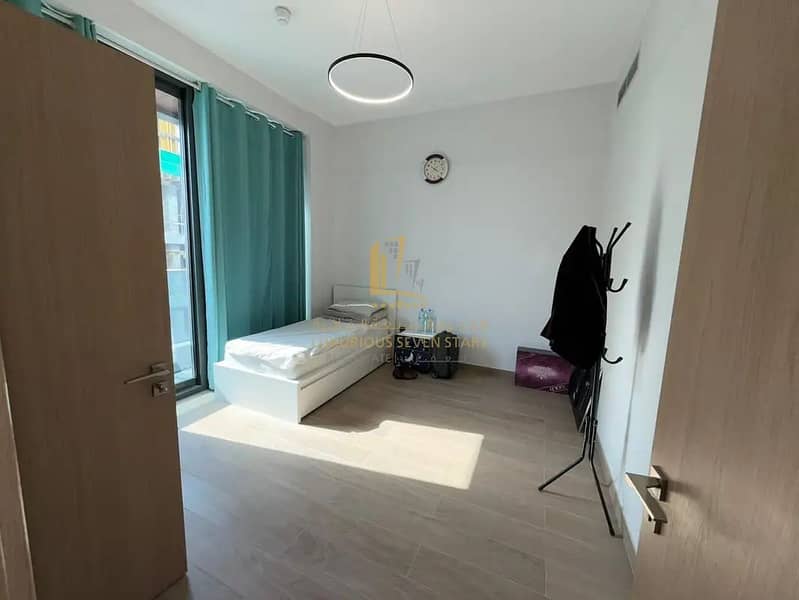 8 820627464-1066x800. webp
