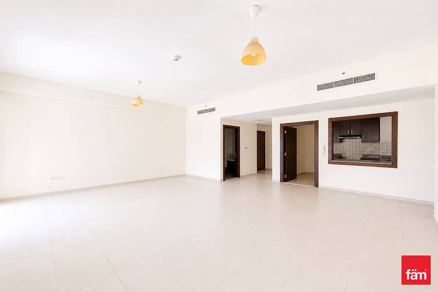 Prime Location | Large Layout | Near Metro Prime Location | Large Layout | Near Metro