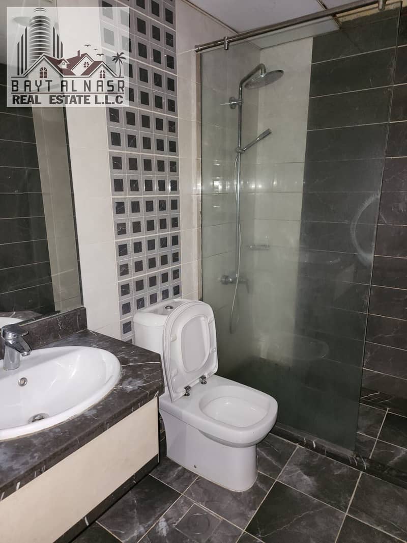 5 bath2. jpeg