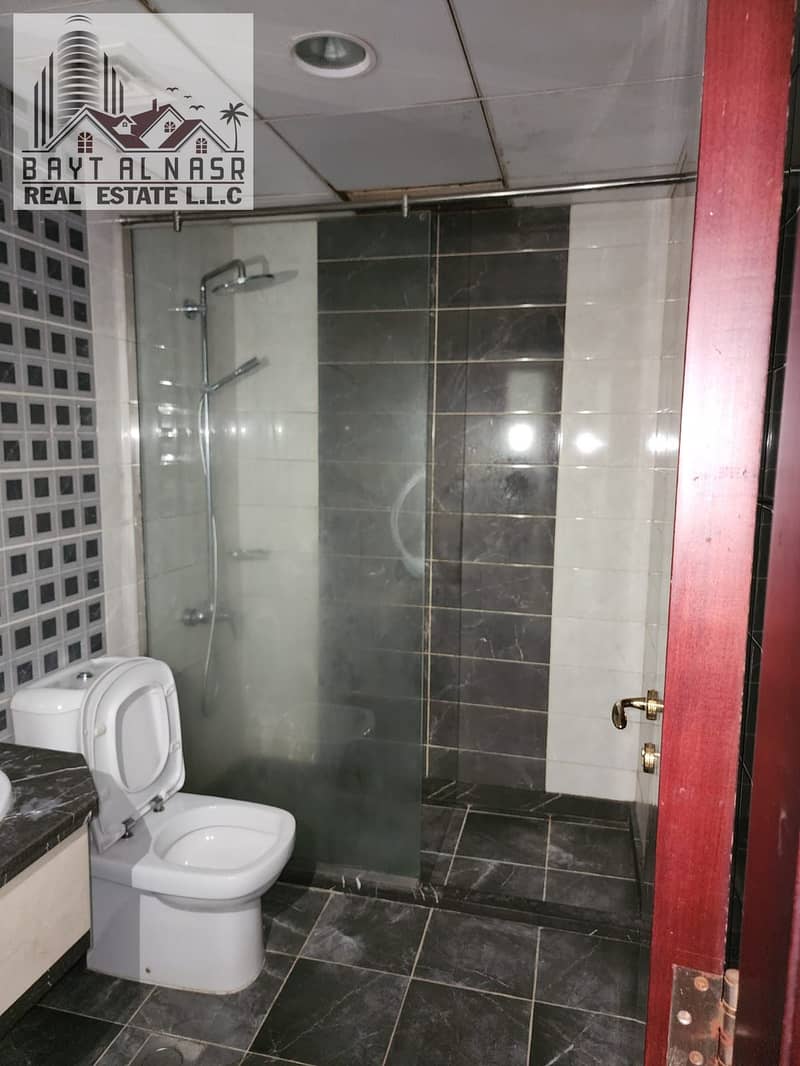 6 bathroom. jpeg