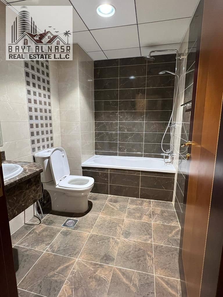 16 washroom. jpg