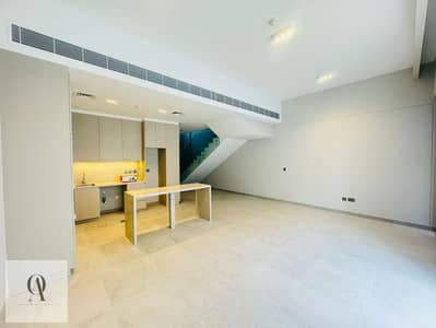 3 Schlafzimmer Townhouse zum zur Miete in Mohammed Bin Rashid City (MBR City), Dubai - Hall & Kitchen. jpeg