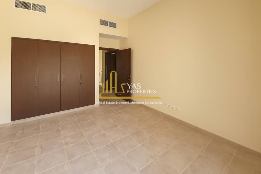 8 3 BR TRAD TH MID-21. jpg