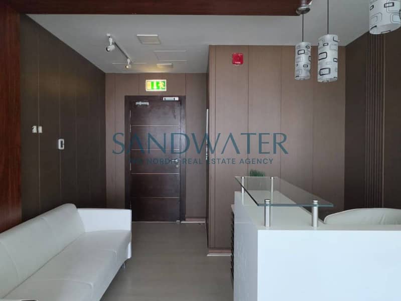 Vacant Now | Corner Office | Furnished - Περισσότερα