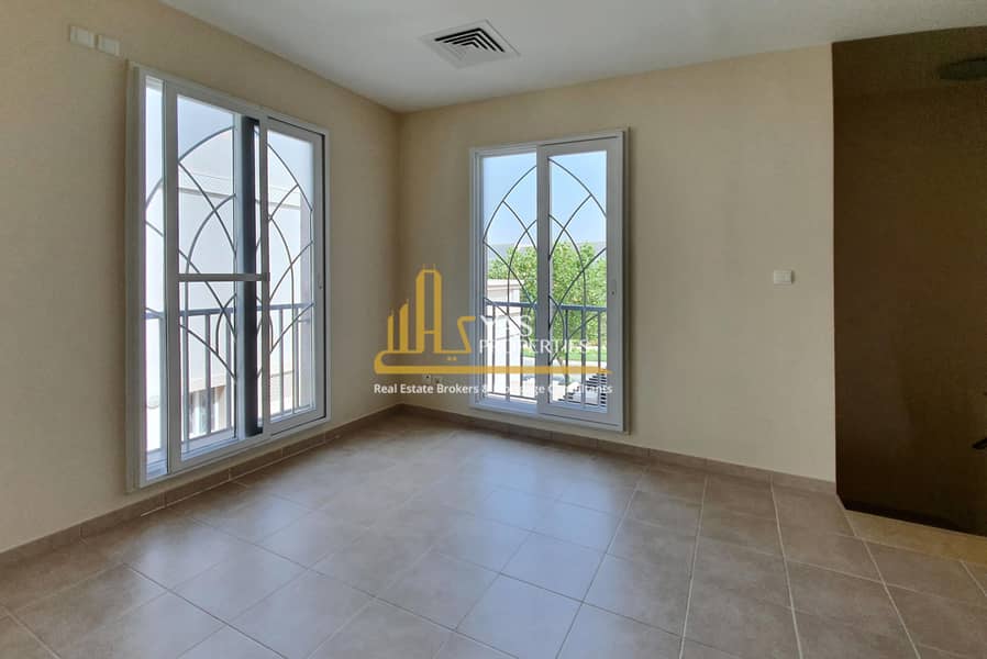 14 3 BR TRAD TH MID-34. jpg