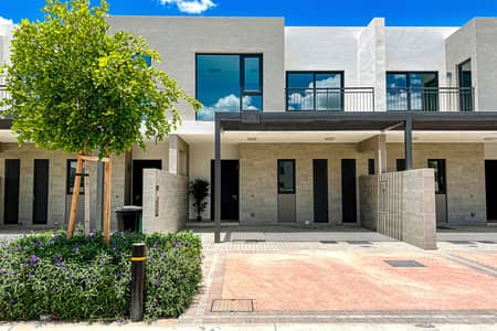 3 Bedroom Townhouse for Rent in Arabian Ranches 2, Dubai - Vacant June | Single Row | Large Plot