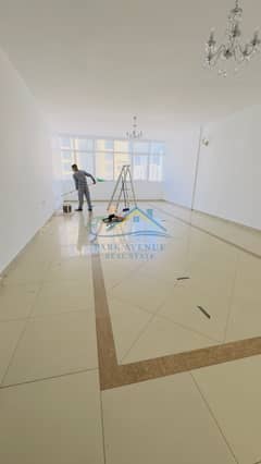 شقة في الخالدية 3 غرف 85000 درهم - 15364392