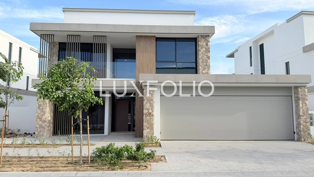 GENUINE LISTING | PARK LOCATION | UPGRADED GENUINE LISTING | PARK LOCATION | UPGRADED