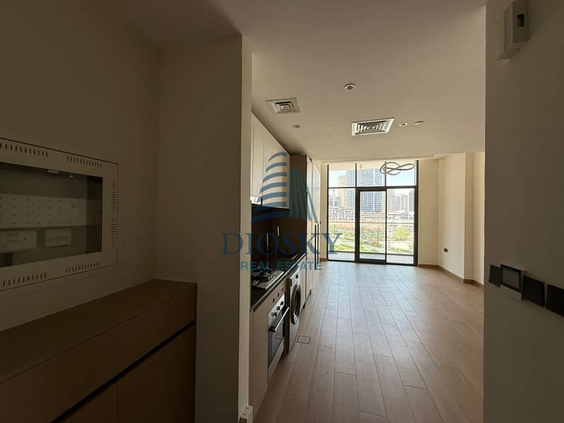 4 Image 4