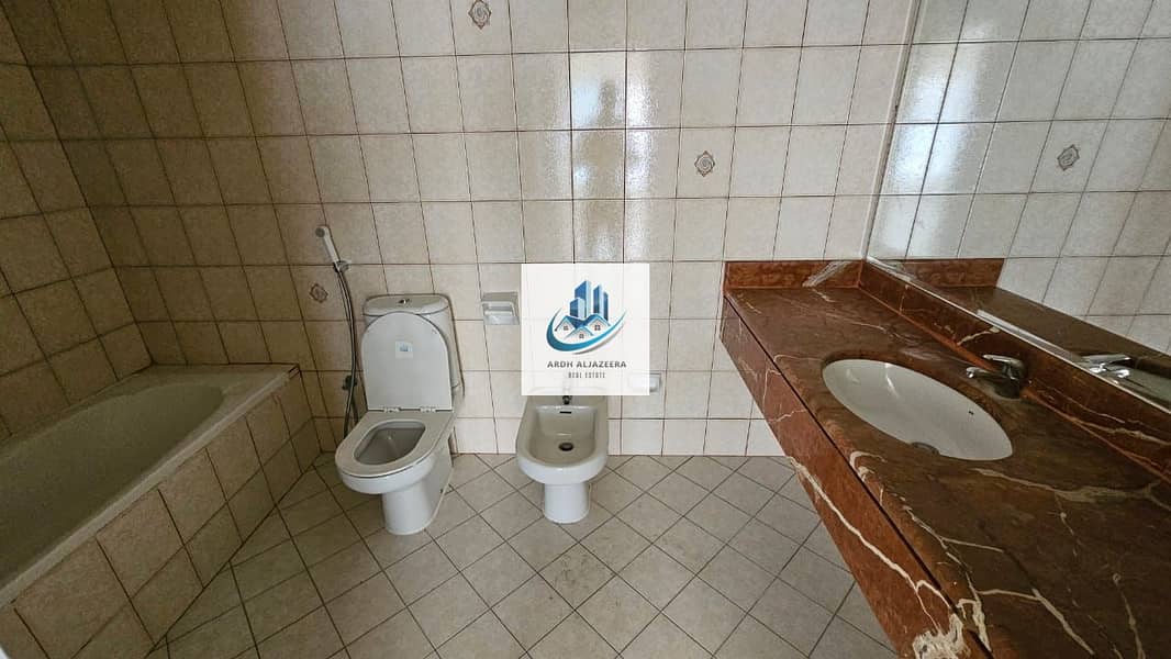 11 1000424716. jpg