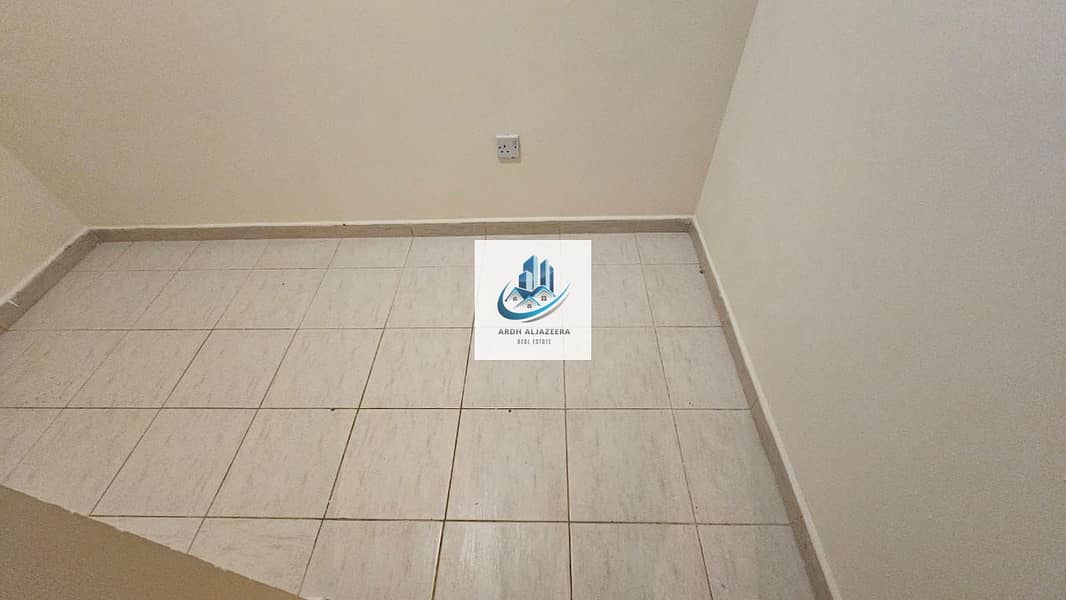 13 1000424703. jpg