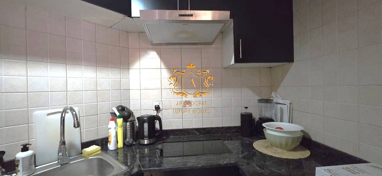 6 Kitchen 06. jpeg