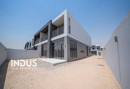 5 Bedroom Villa for Sale in Dubai South, Dubai - Genuine Seller|Spacious| 5BR +Maid| Green Patch 5 Bedroom Villa for Sale in Dubai South, Dubai - Genuine Seller|Spacious| 5BR +Maid| Green Patch